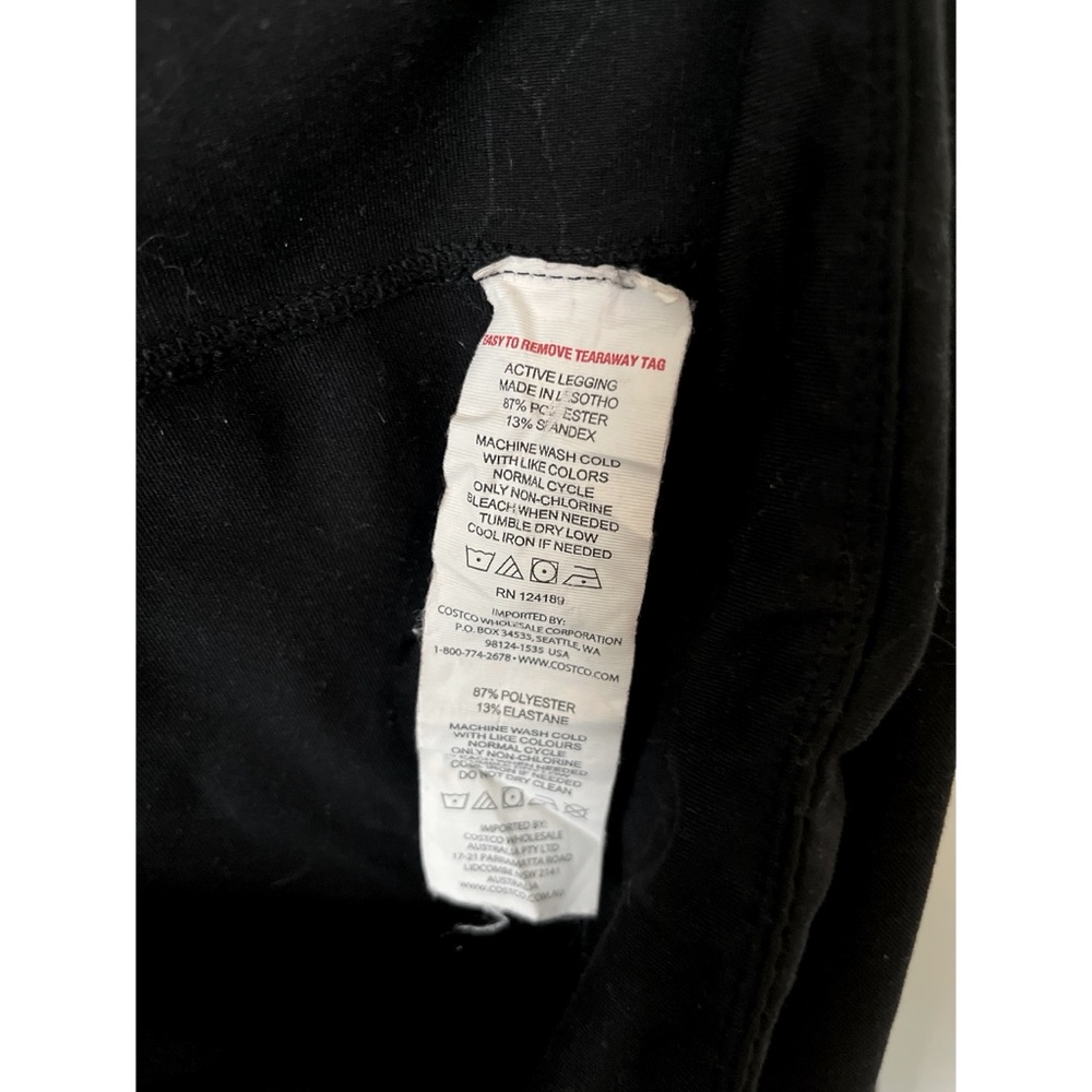 Kirkland Signature XL Black & Gray Geometric Print Leggings. - Picture 7 of 10
